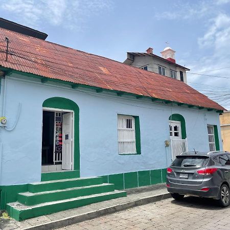 Hostal Inn de Petén Flores Kültér fotó